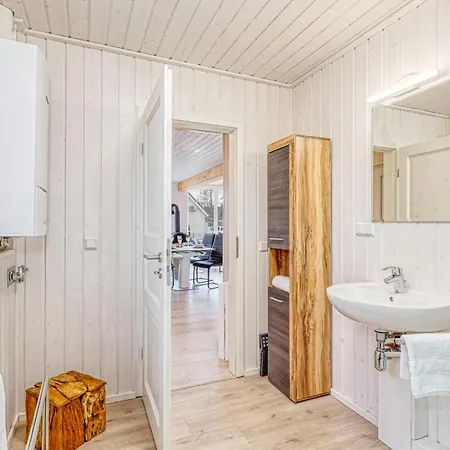 Holiday home Beautiful In With Wifi Zerpenschleuse