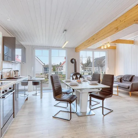 2 Bedroom In *