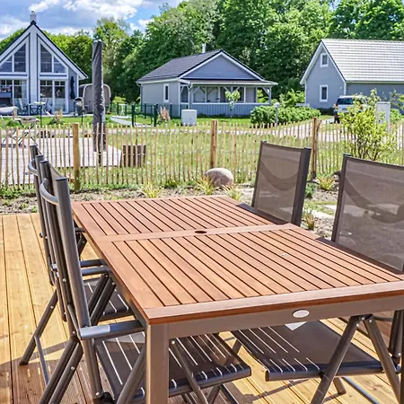 Holiday home Beautiful In With Wifi Zerpenschleuse